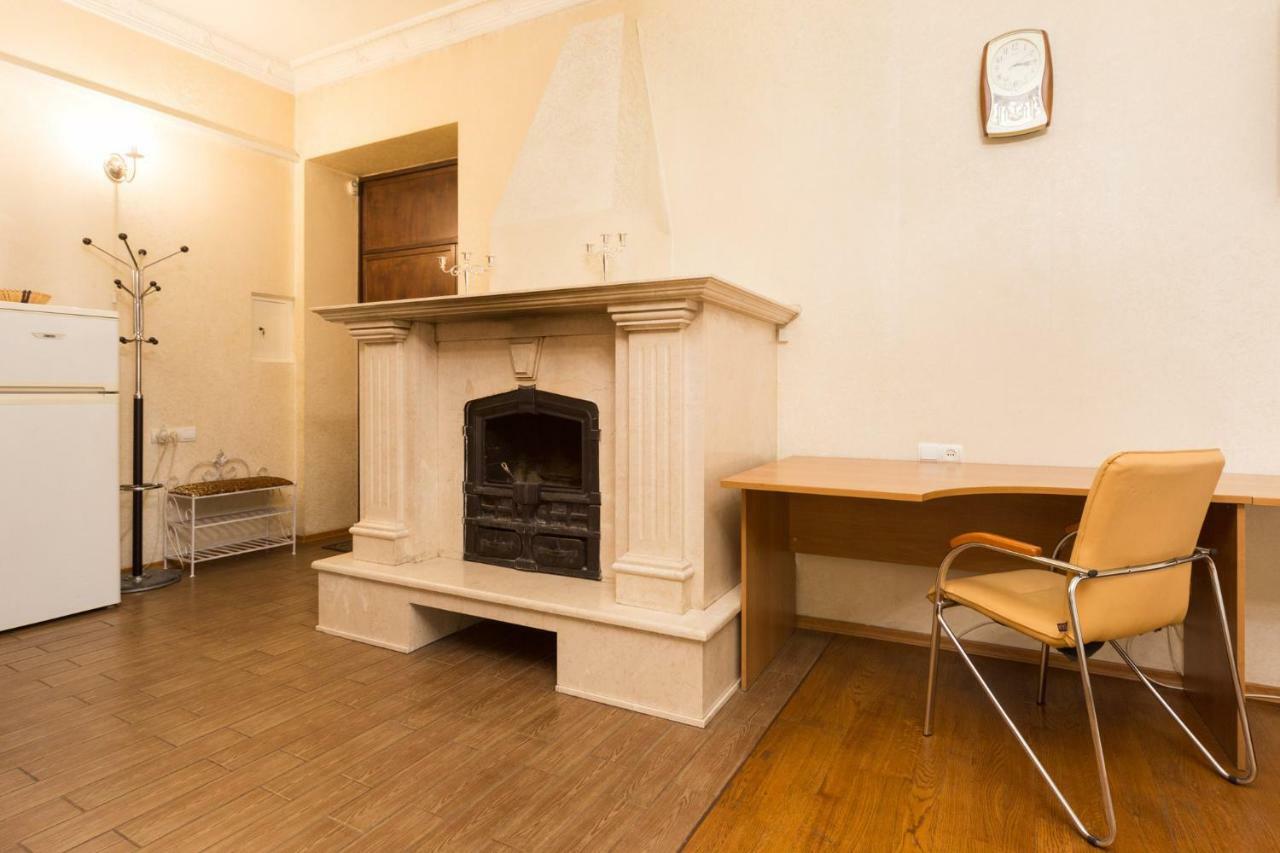 Ferienwohnung Goodrest On Ekaterininskaya Odessa Exterior foto